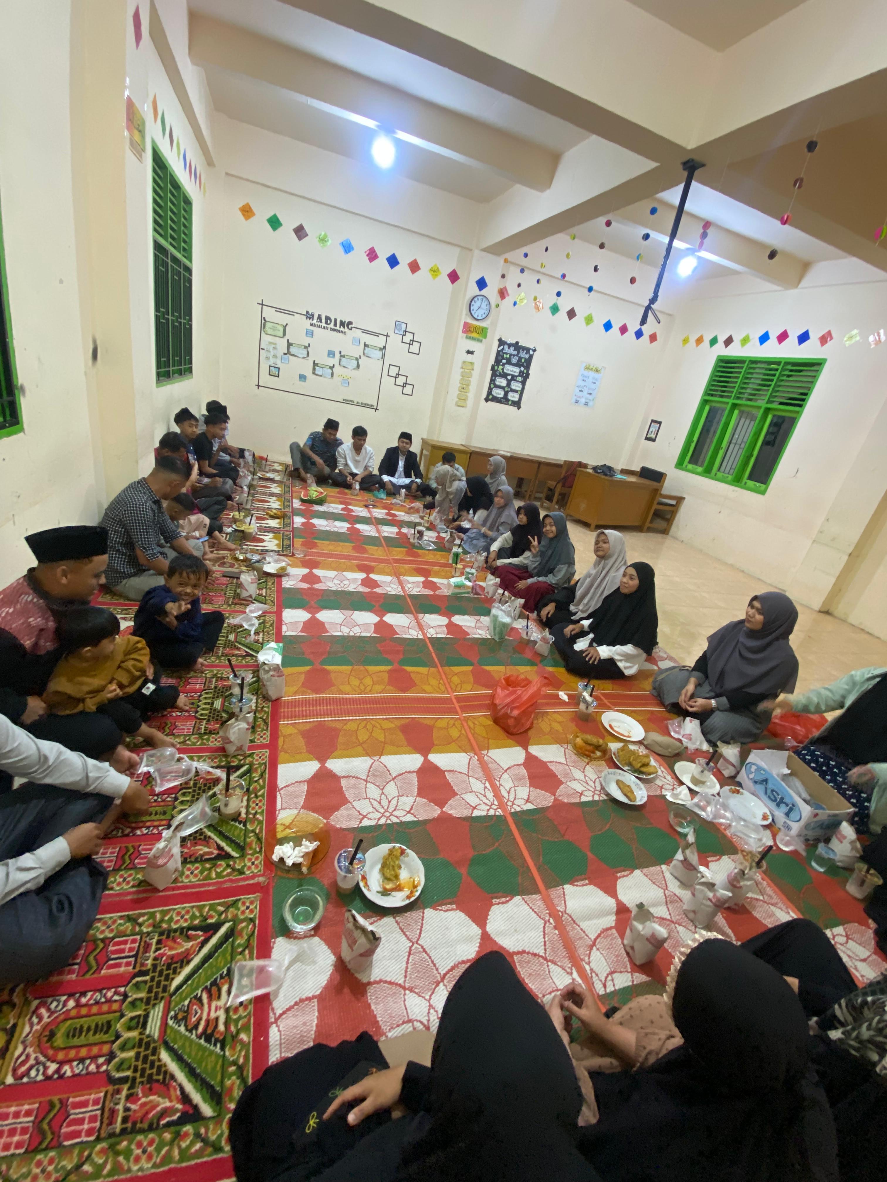Buka Bersama Santri bersama Majelis Guru